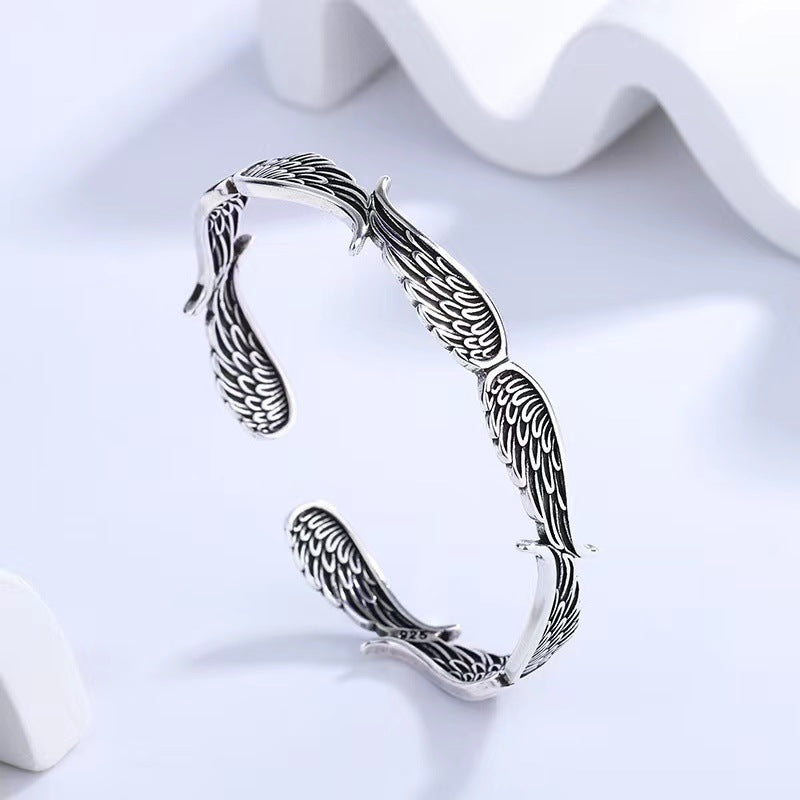 Classic Silver Bracelet with Timeless Appeal