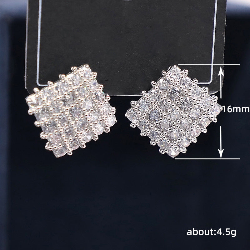 Charming Earring for Any Occasion