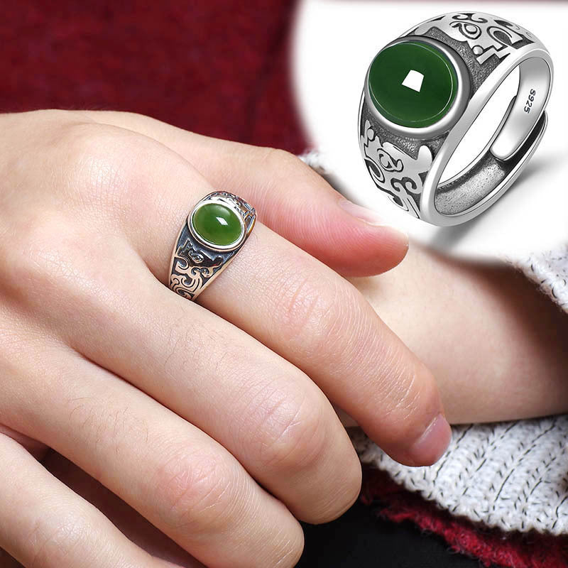 Classic Silver Ring with Timeless Appeal