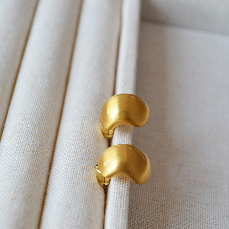 Elegant Gold Earring for Every Occasion