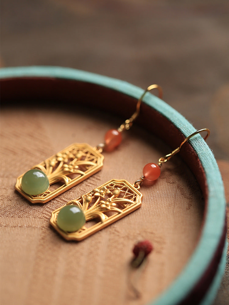 Beautiful Gold Earring with Unique Style