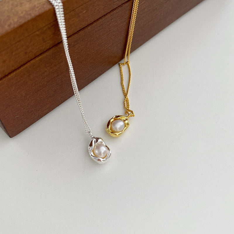 Classic Pearl Necklace with Timeless Appeal