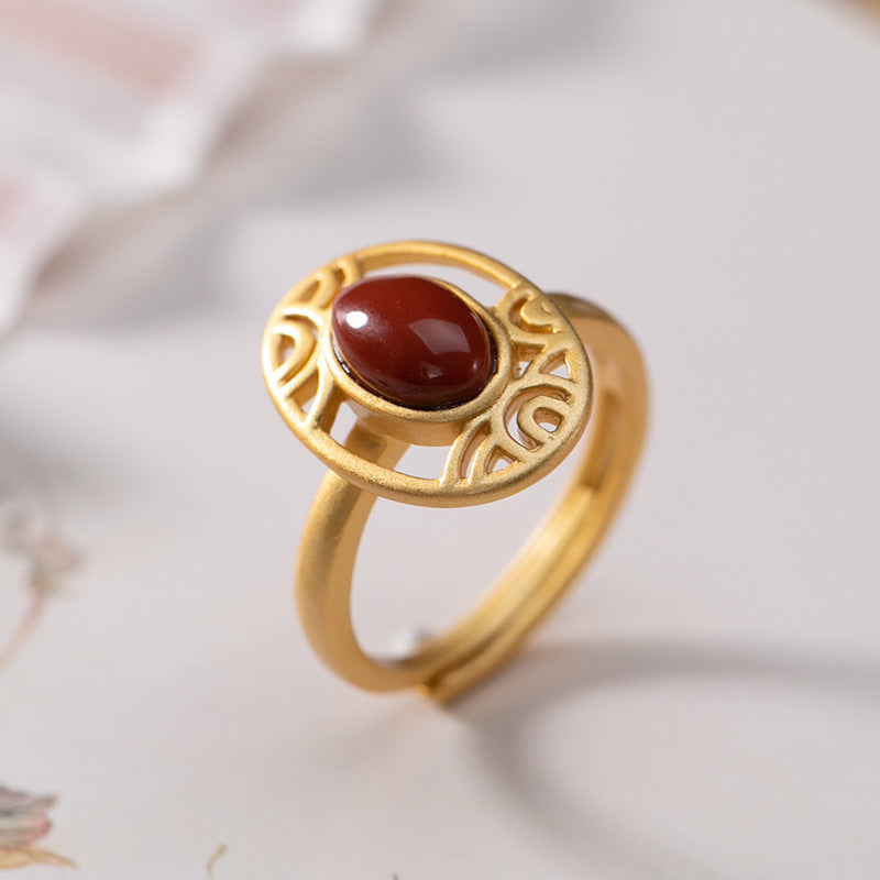 Classic Gold Ring with Timeless Appeal