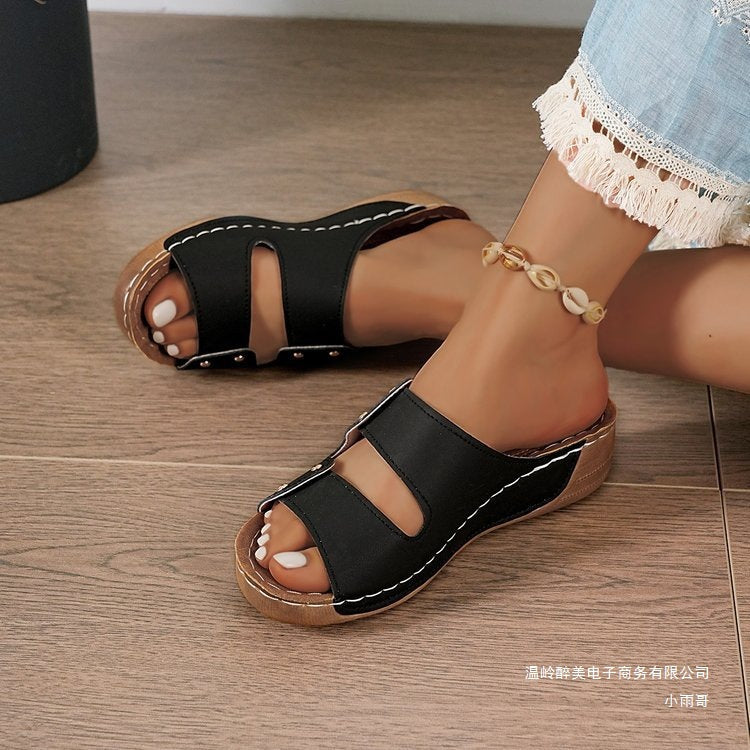 Chic Orthopedic Sandals with Unique Design