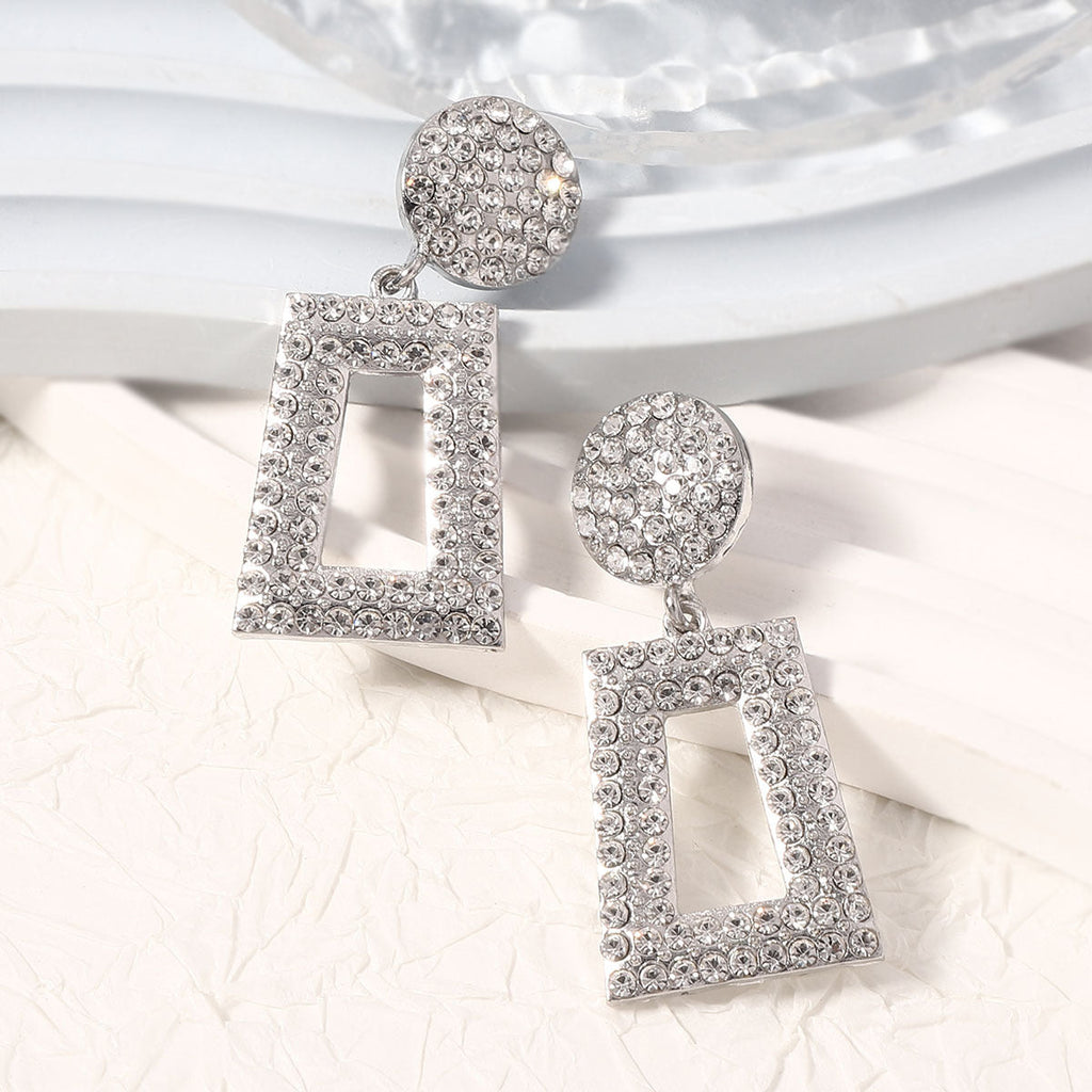 Charming Earring for Any Occasion