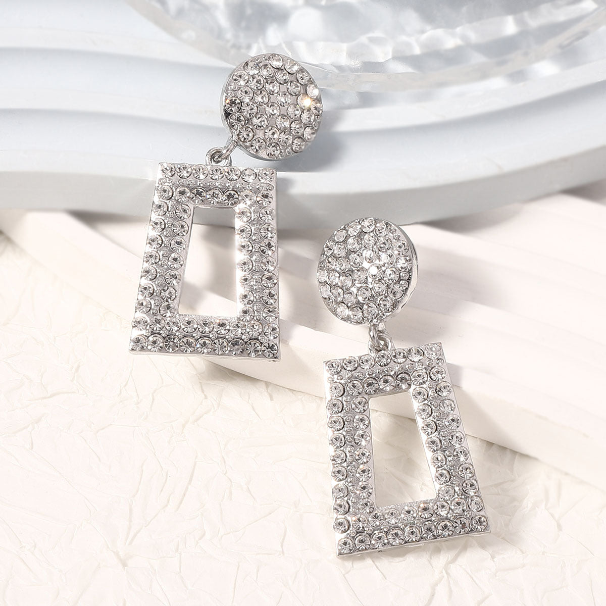 Charming Earring for Any Occasion