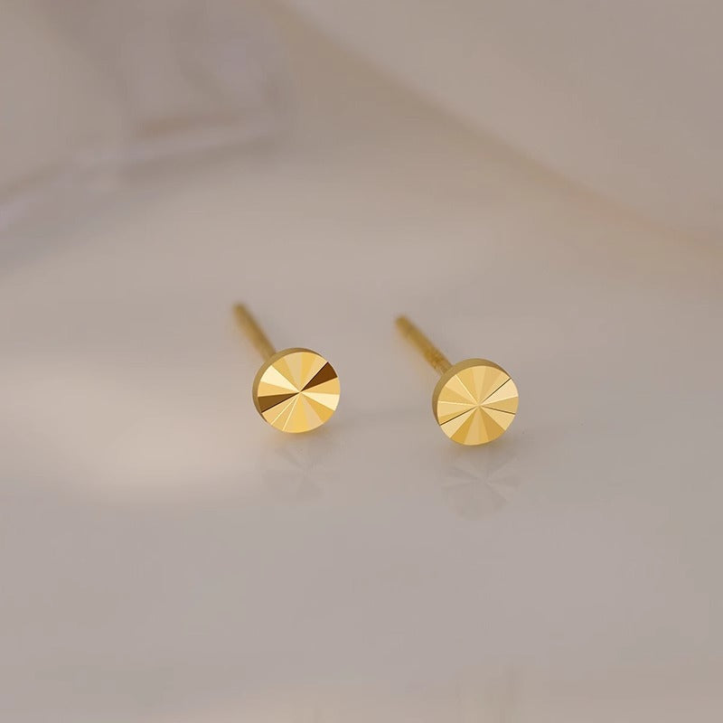 Beautiful Gold Earring with Unique Style