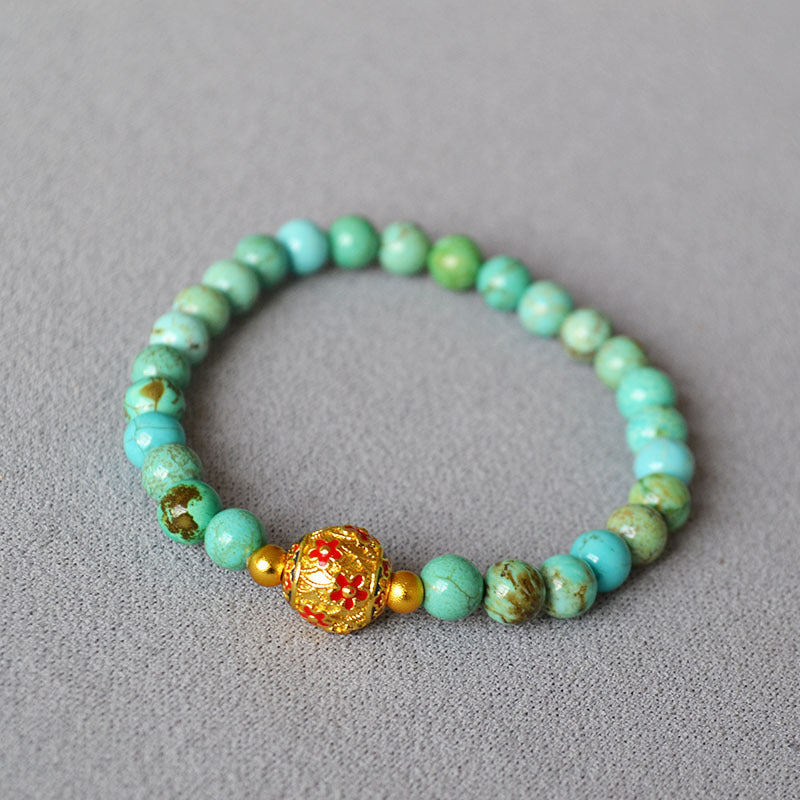 Classic Gold Bracelet with Timeless Appeal