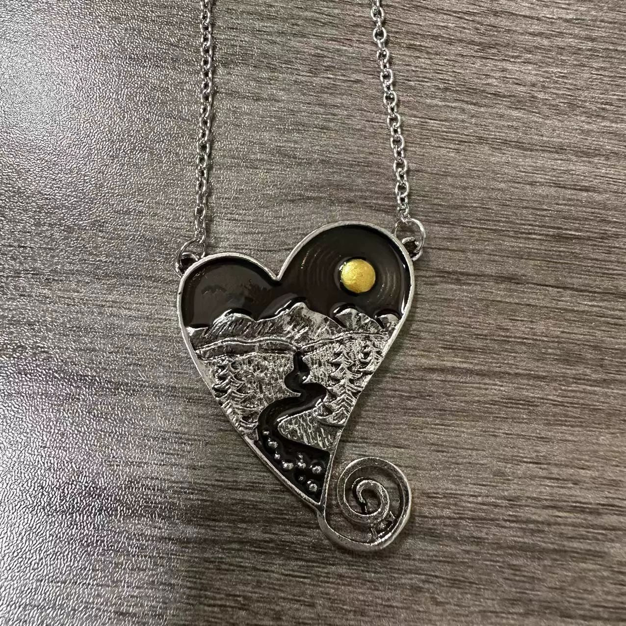 Stunning Necklace for Daily Wear