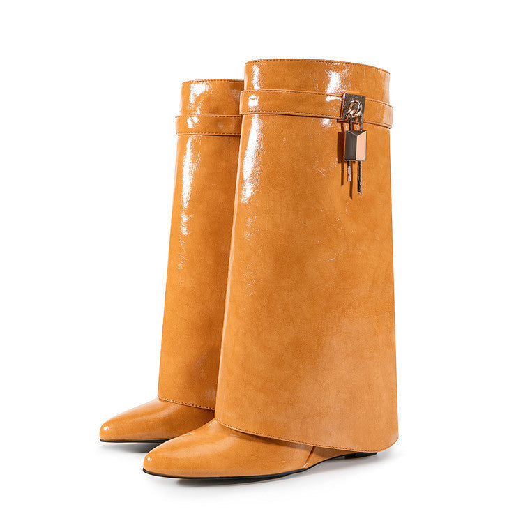 Graceful Orthopedic Boots for Modern Look