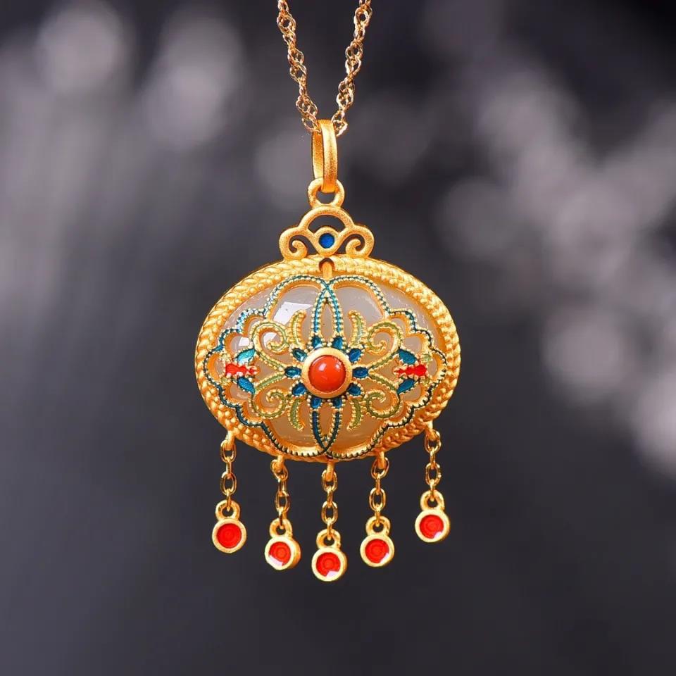Beautiful Gold Set with Unique Style