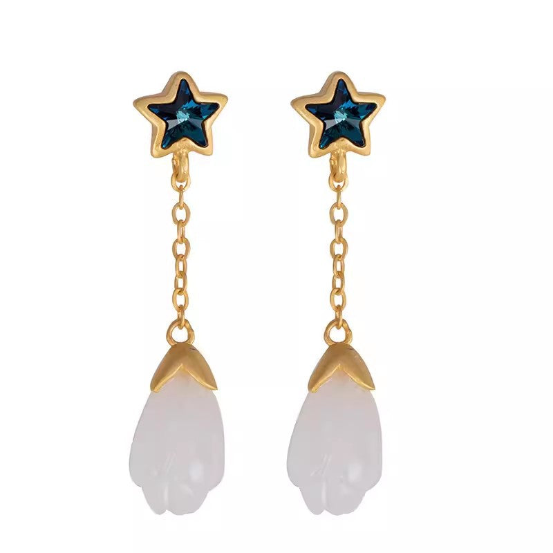 Charming Silver Earring for Any Occasion