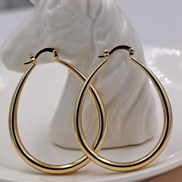 Classic Silver Earring with Timeless Appeal