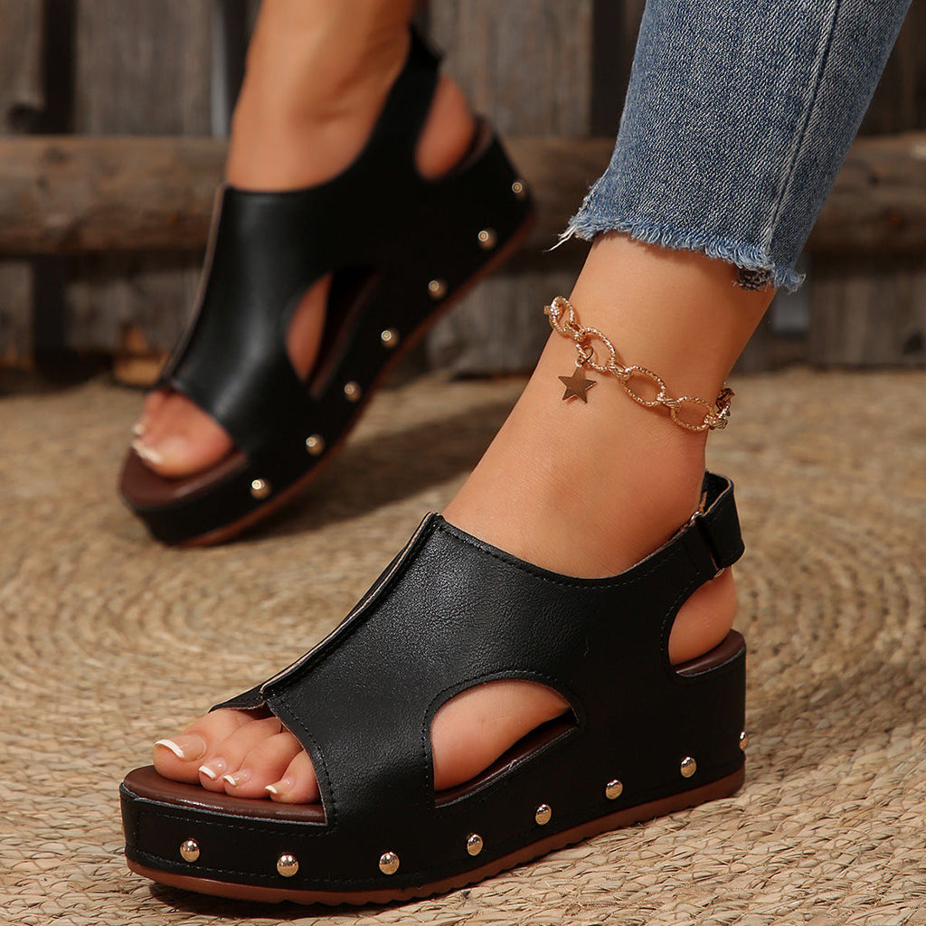 Chic Orthopedic Sandals with Unique Design
