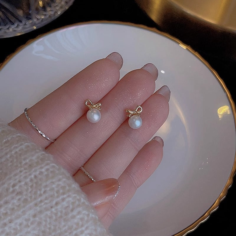 Classic Pearl Earring with Timeless Appeal