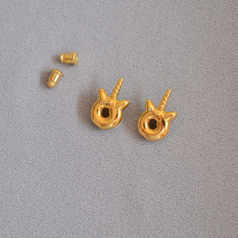 Beautiful Gold Earring with Unique Style