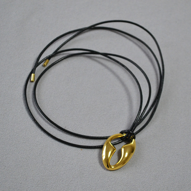Beautiful Gold Necklace with Unique Style