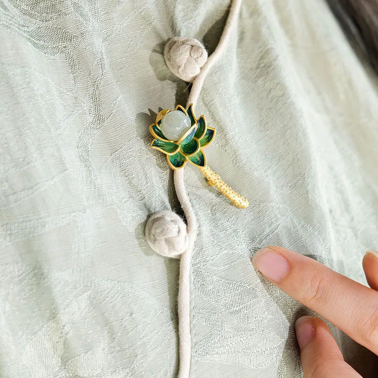 Charming Silver Piece for Any Occasion
