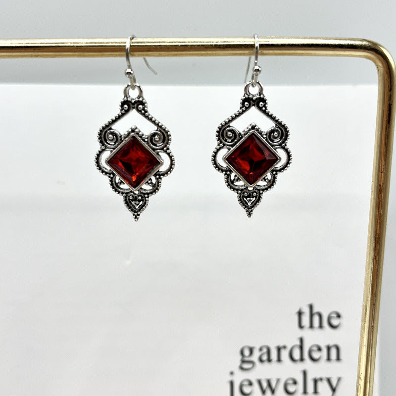 Romantic Silver Earring for Special Moments