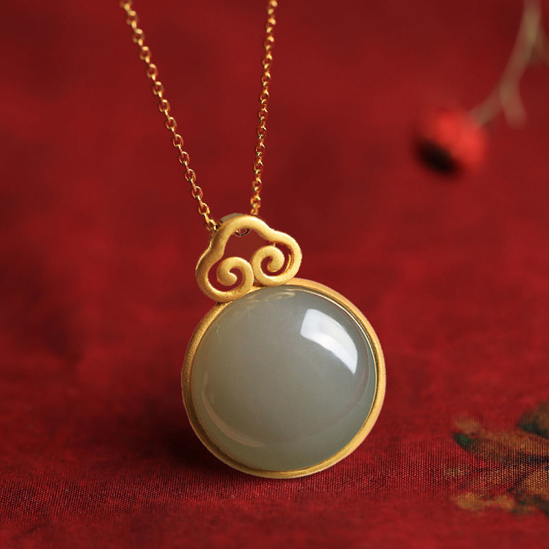 Classic Gold Necklace with Timeless Appeal