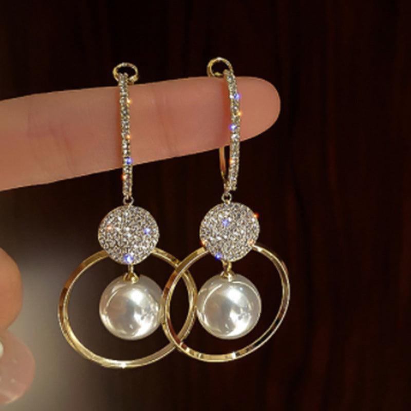 Romantic Silver Earring for Special Moments