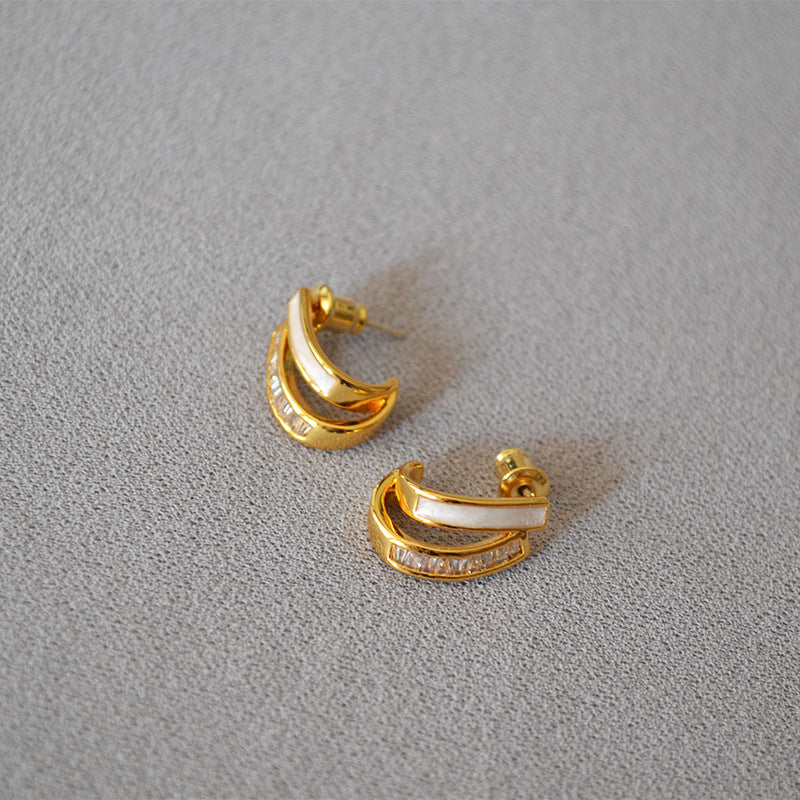Romantic Silver Earring for Special Moments