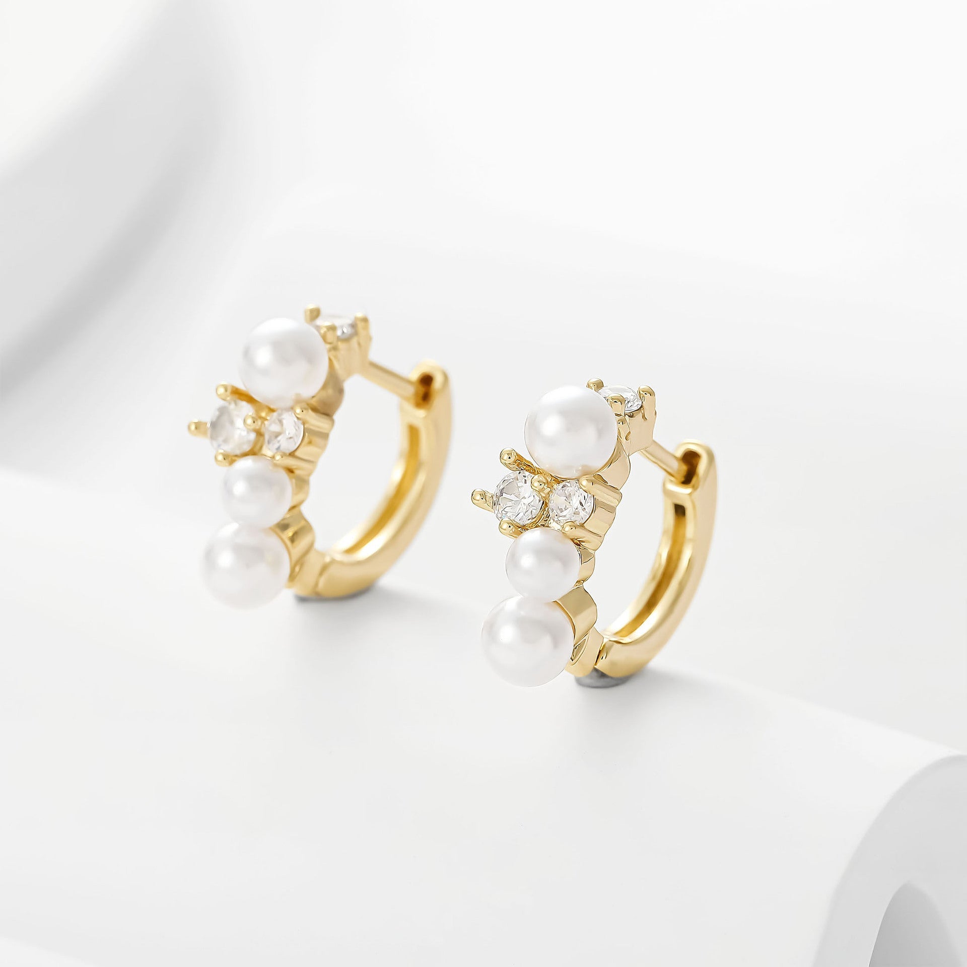 Stunning Pearl Earring for Daily Wear