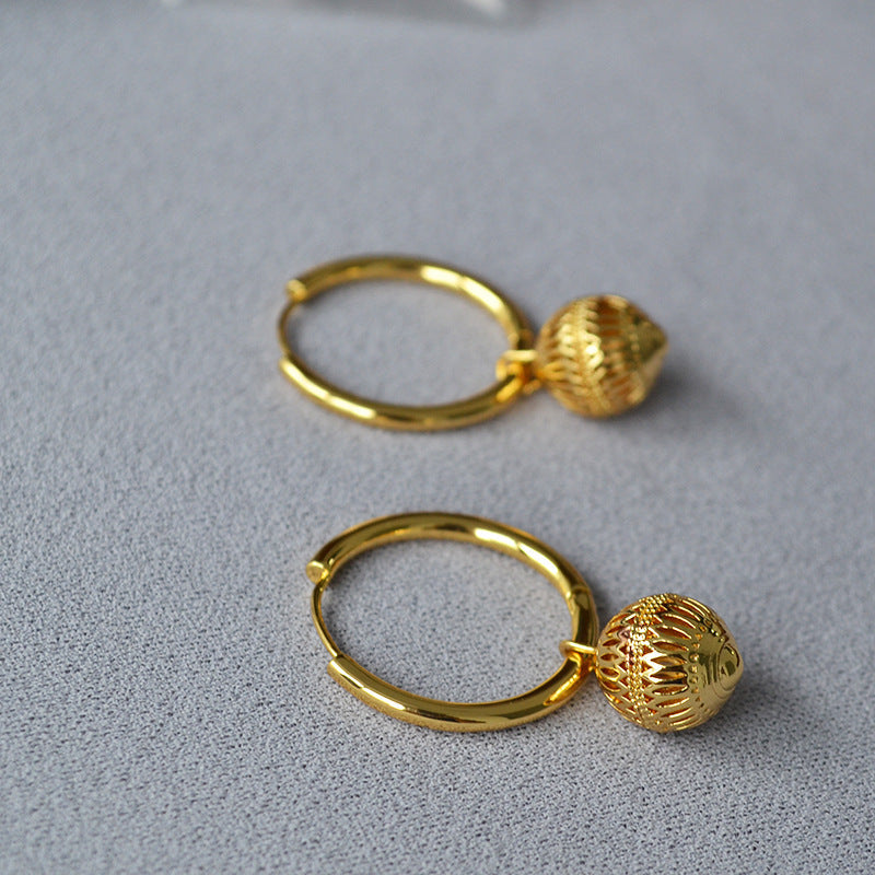 Charming Gold Earring for Any Occasion