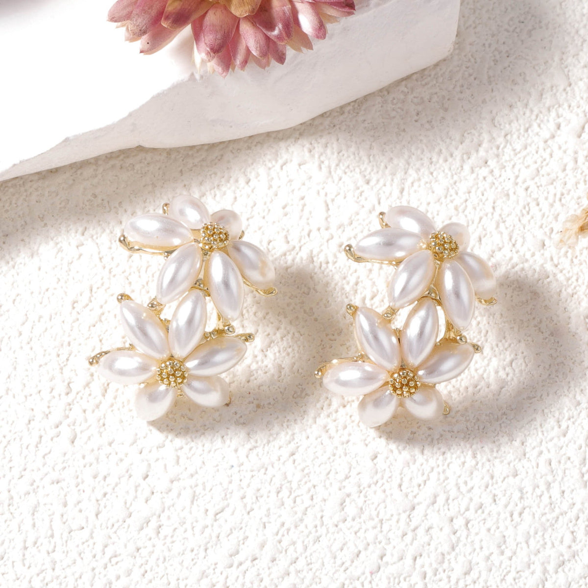 Romantic Pearl Earring for Special Moments