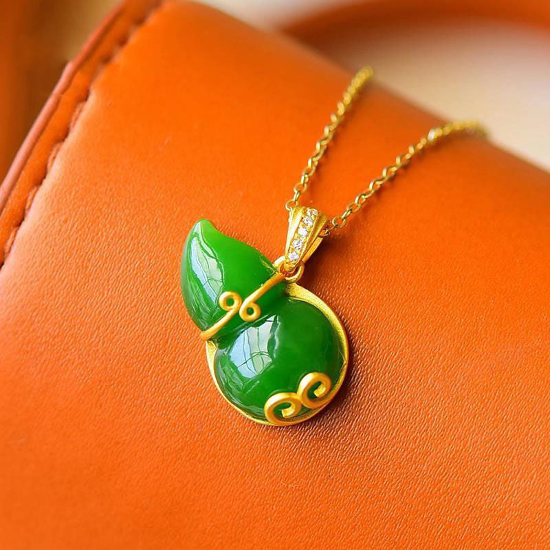Charming Gold Necklace for Any Occasion