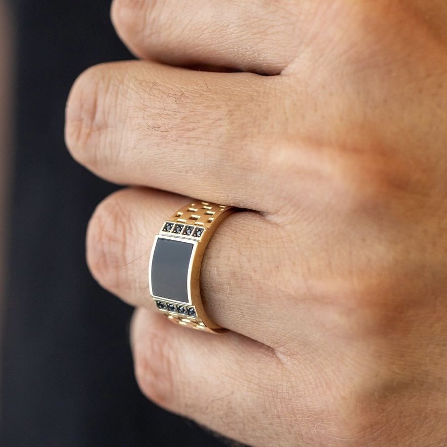 Romantic Gold Ring for Special Moments