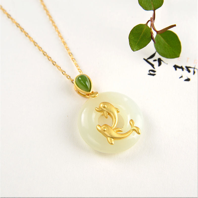 Charming Silver Pendant for Any Occasion