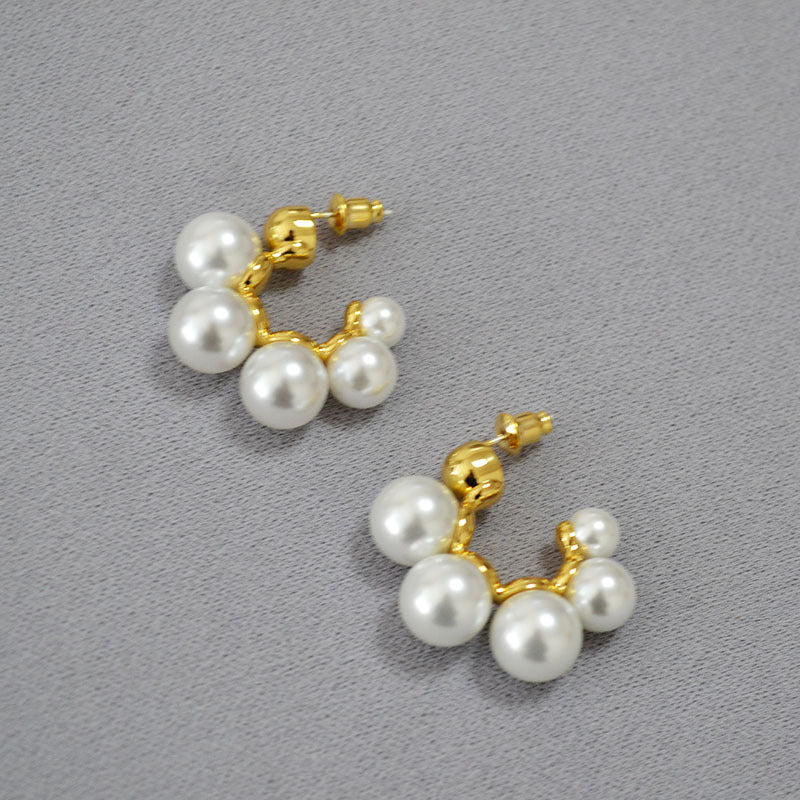 Charming Gold Earring for Any Occasion