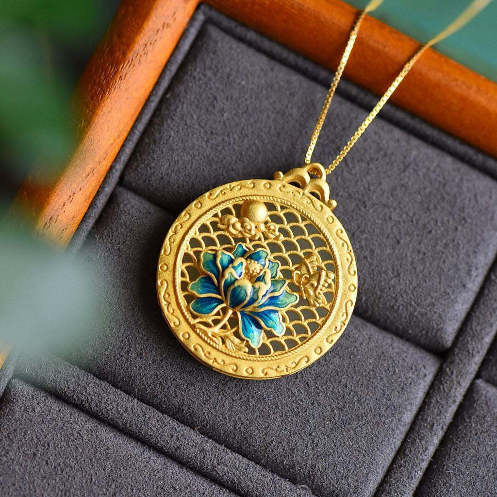 Charming Silver Necklace for Any Occasion