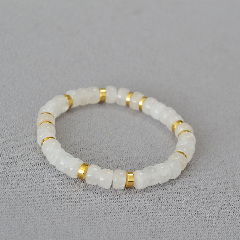 Classic Gold Bracelet with Timeless Appeal
