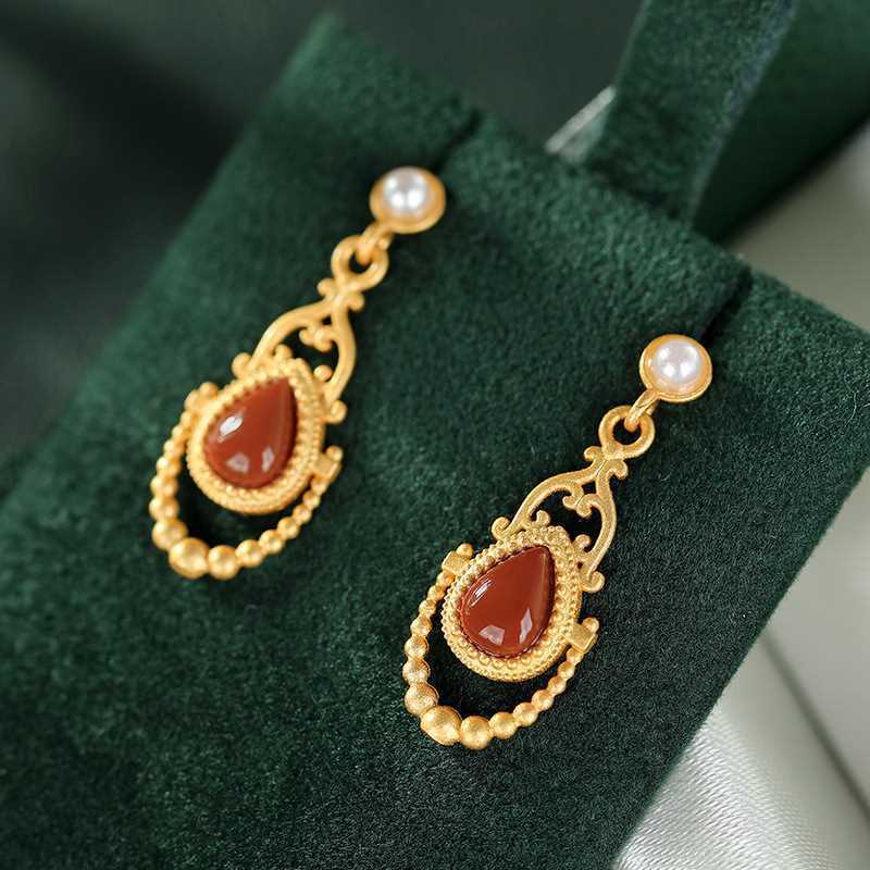 Elegant Gold Earring for Every Occasion