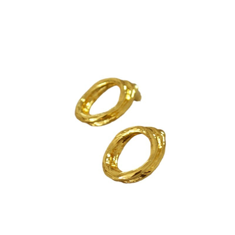 Beautiful Gold Earring with Unique Style