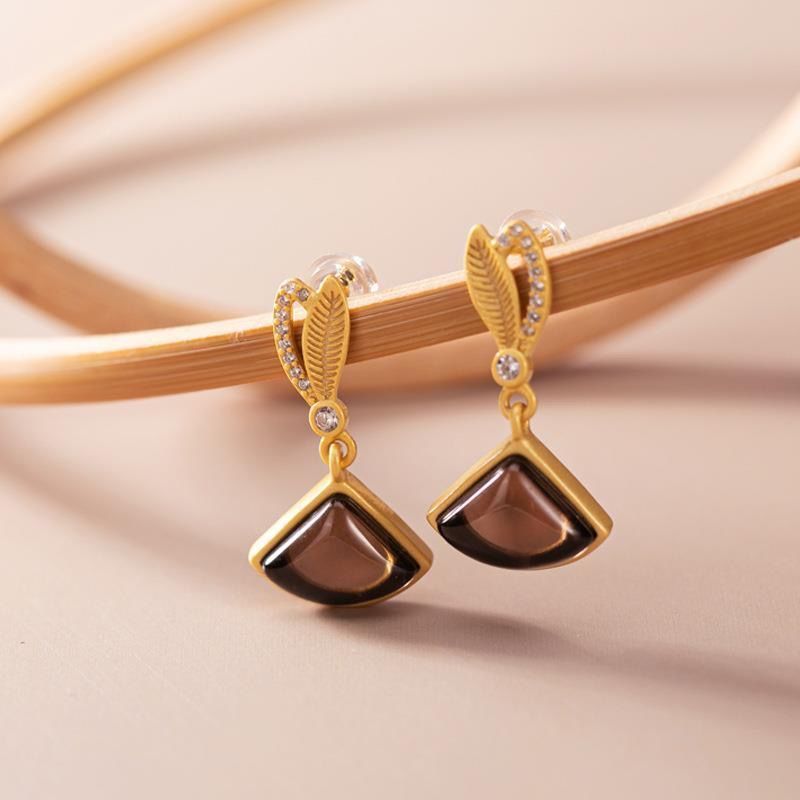 Beautiful Gold Earring with Unique Style
