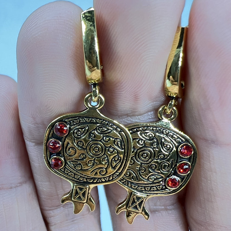 Stunning Gold Earring for Daily Wear