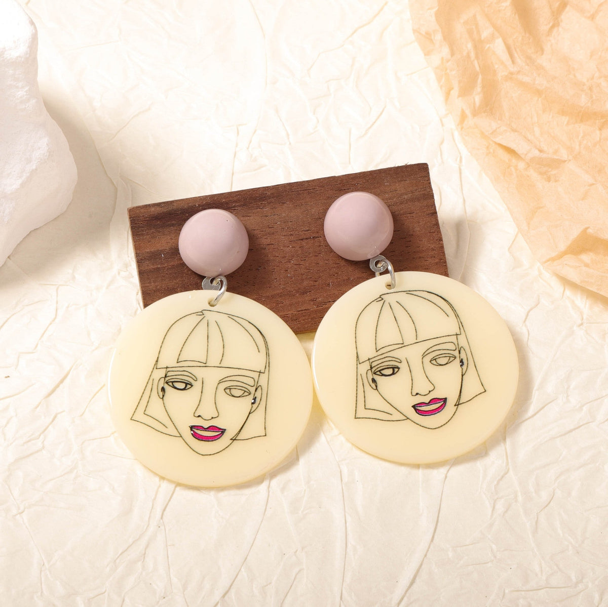Charming Earring for Any Occasion