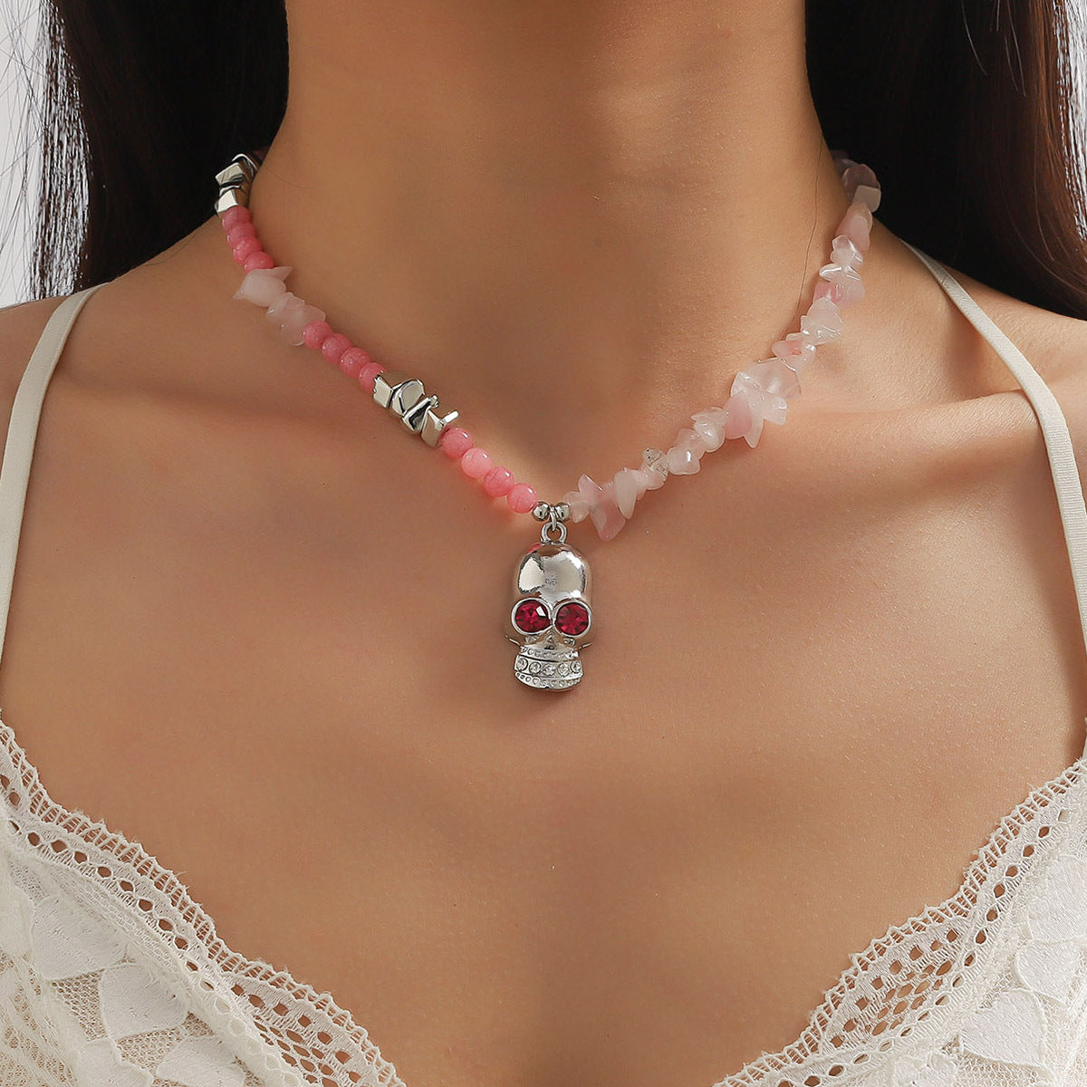 Beautiful Pearl Necklace with Unique Style