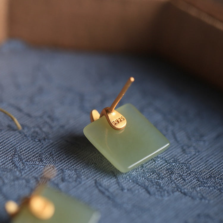 Romantic Gold Earring for Special Moments