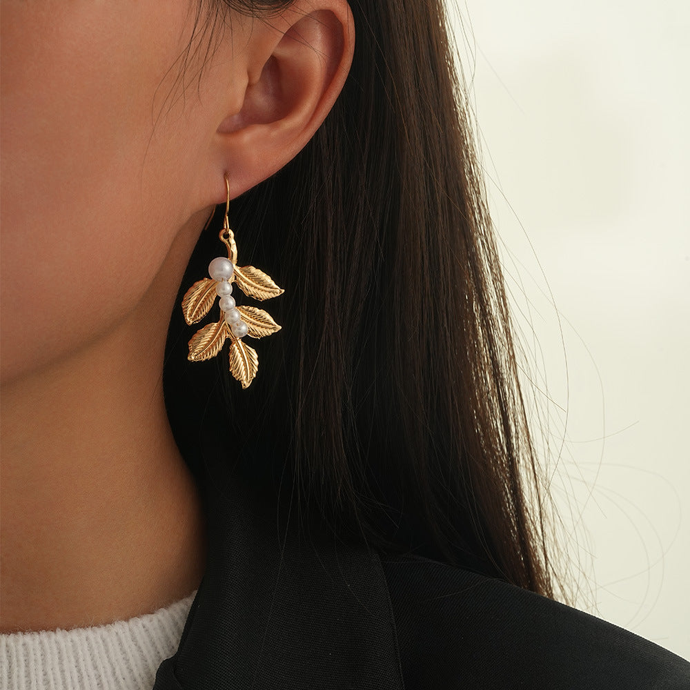 Classic Pearl Earring with Timeless Appeal