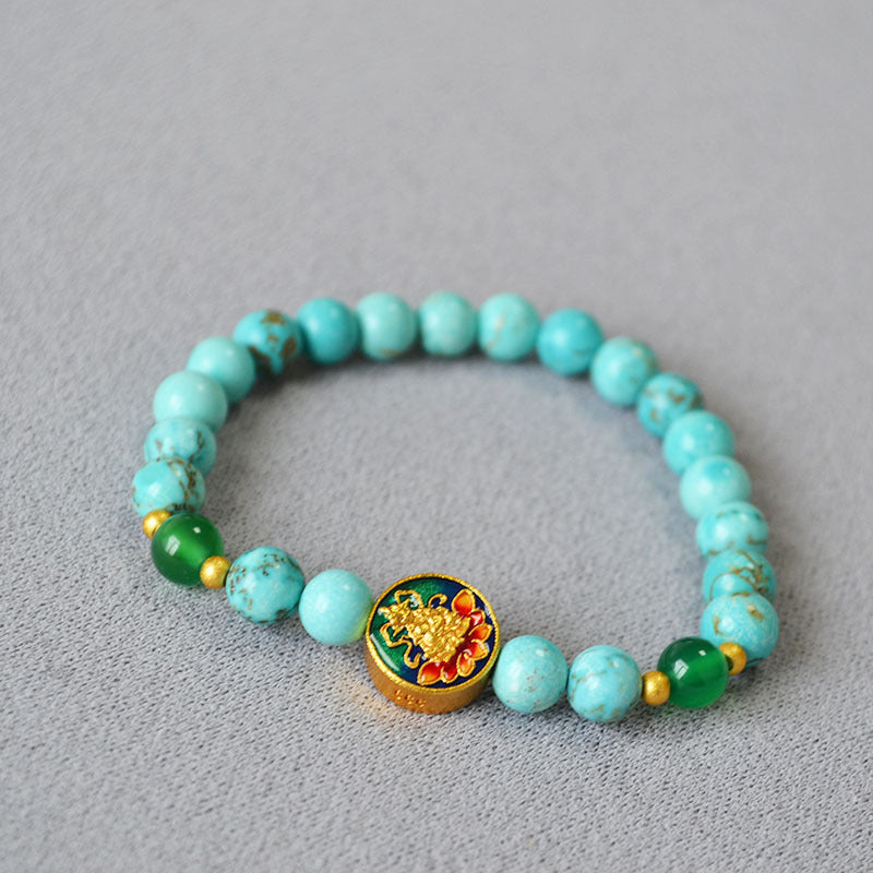 Charming Gold Bracelet for Any Occasion