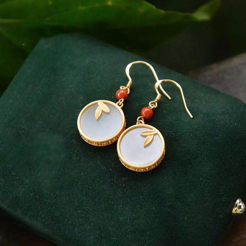 Charming Silver Earring for Any Occasion