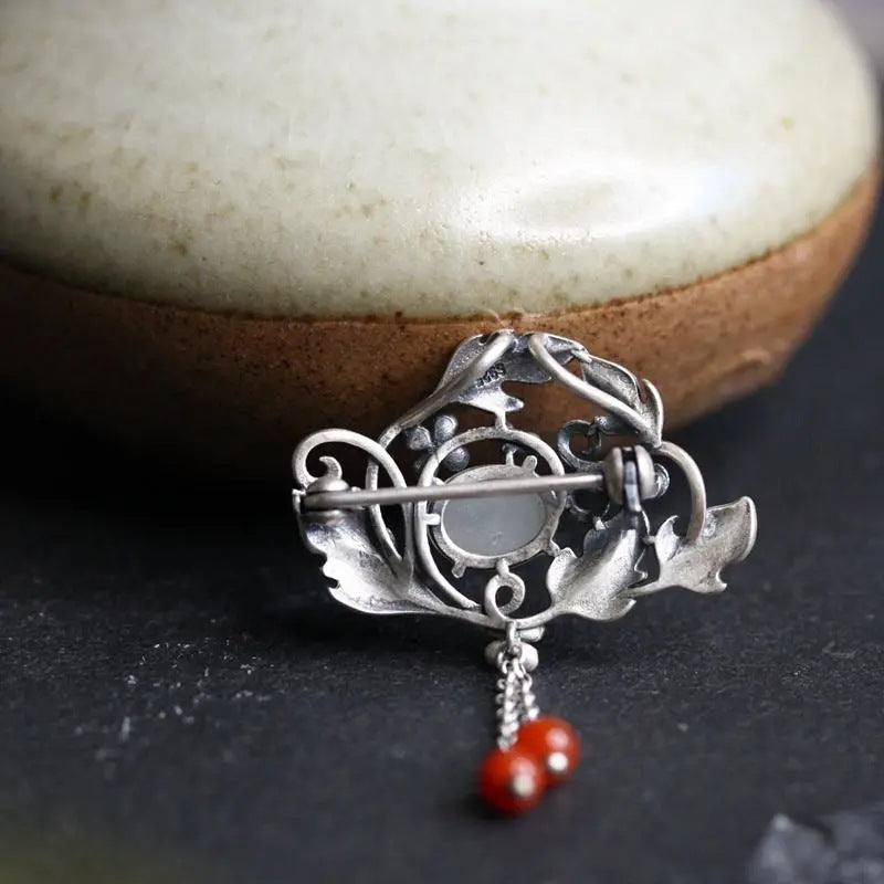 Classic Silver Pendant with Timeless Appeal