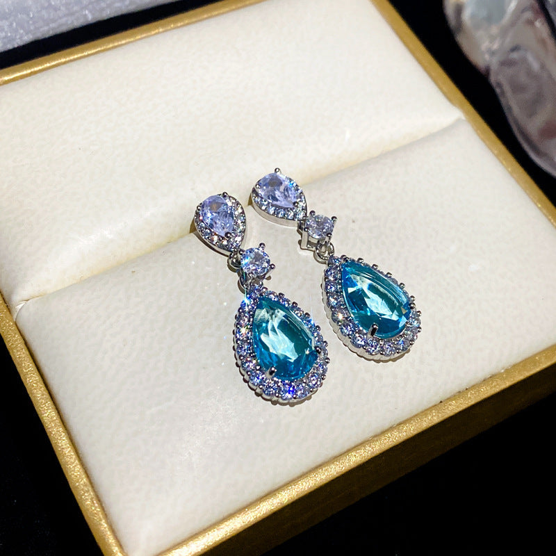 Charming Earring for Any Occasion