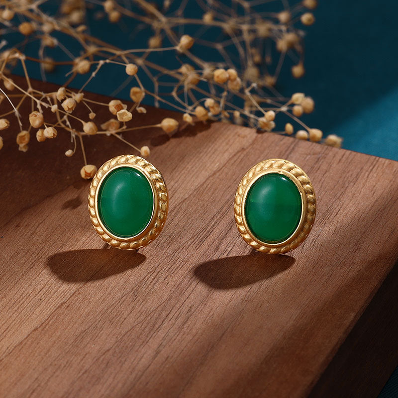 Charming Gold Earring for Any Occasion
