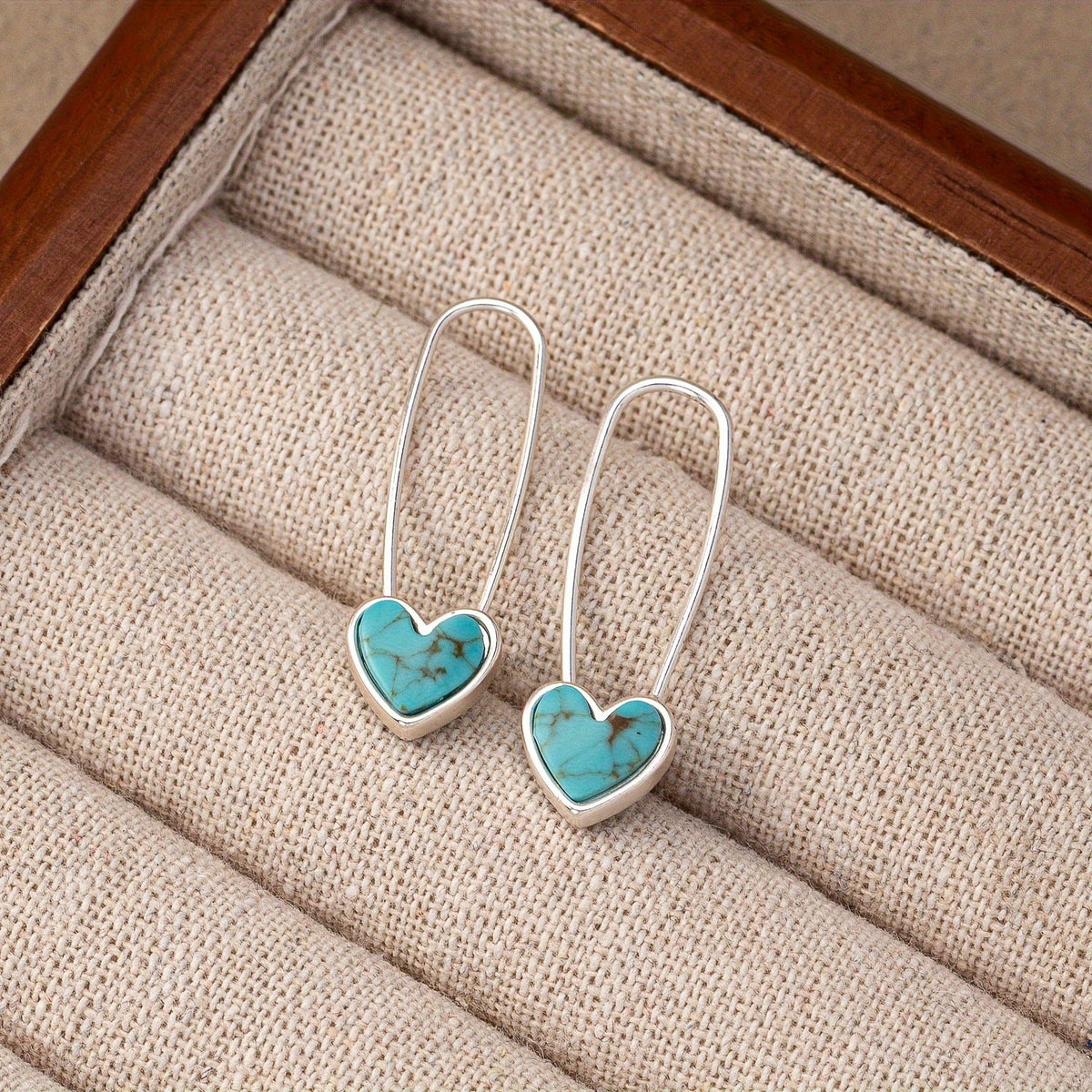 Charming Earring for Any Occasion