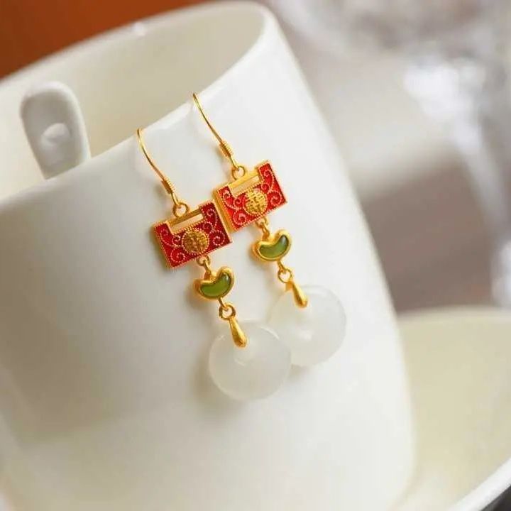 Vintage Handmade Gold Earring